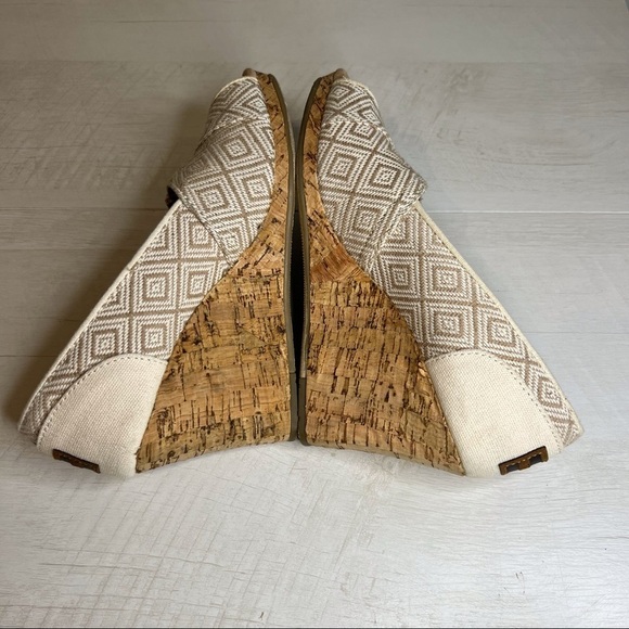 Toms Stella Beige Diamond Print Peep Toe Wedge Cork Heels - Picture 8 of 16